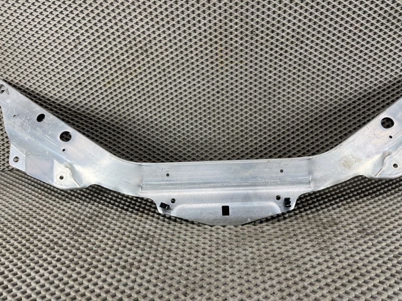 Распорка кузова Land Rover Range Rover Sport (L461, 2024г.)