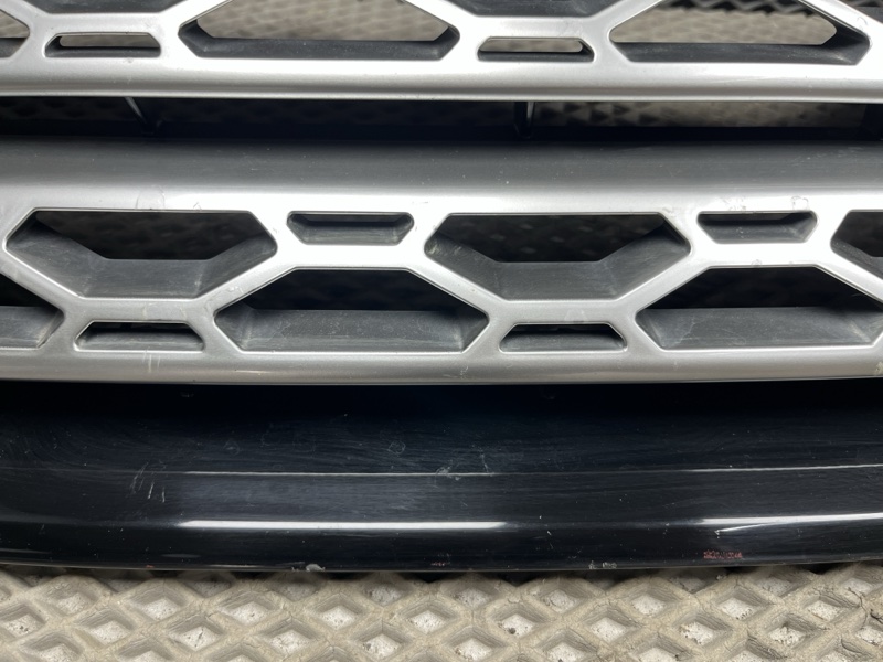 Решетка радиатора Land Rover Discovery Sport (L550, 2018г.)