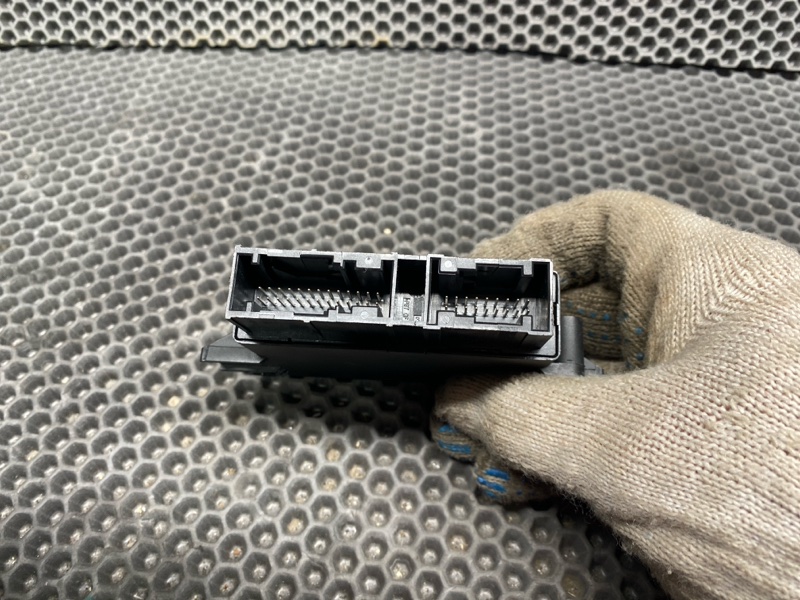 Блок управления парктрониками Land Rover Range Rover Sport (L494, 2017г.)