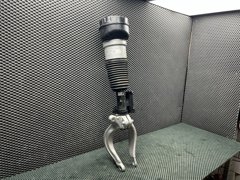 Пневмостойка Land Rover Range Rover Sport (L461, 2025г.)