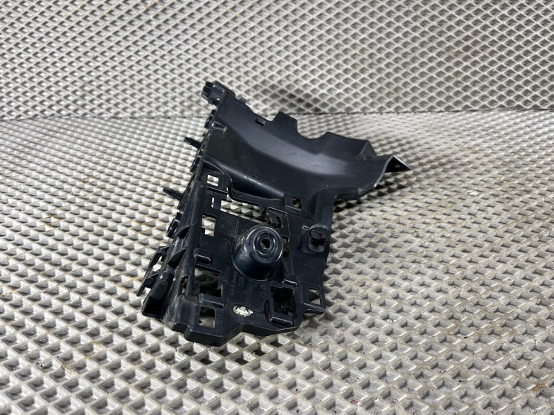 Кронштейн бампера Land Rover Defender (L663, 2020г.)