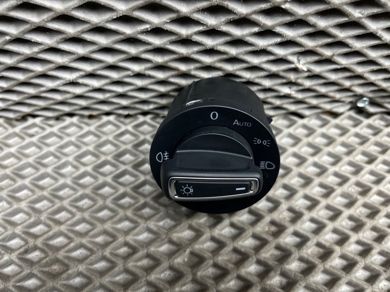 Блок управления светом Volkswagen Tiguan (MBQ, 2023г.)