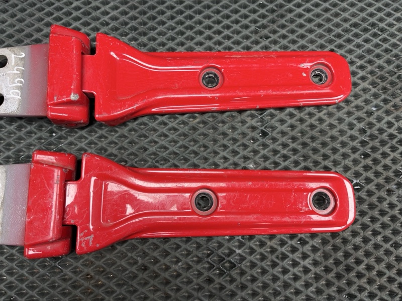 Петля двери багажника Jeep Wrangler (JL, 2019г.)