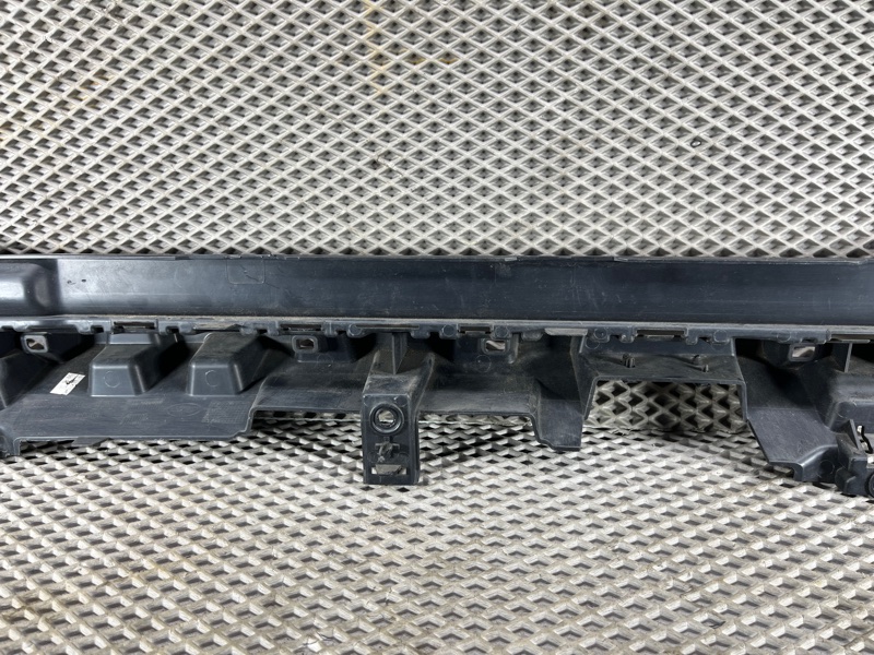 Кронштейн бампера Land Rover Defender (L663, 2020г.)