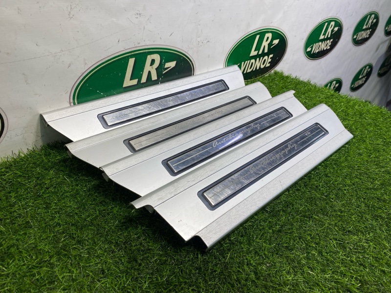 Накладка на порог с подсветкой (комплект) Range Rover Long (L405, 2018г.)