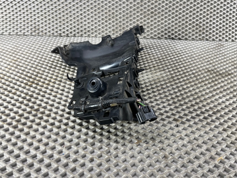 Кронштейн бампера Land Rover Defender (L663, 2020г.)