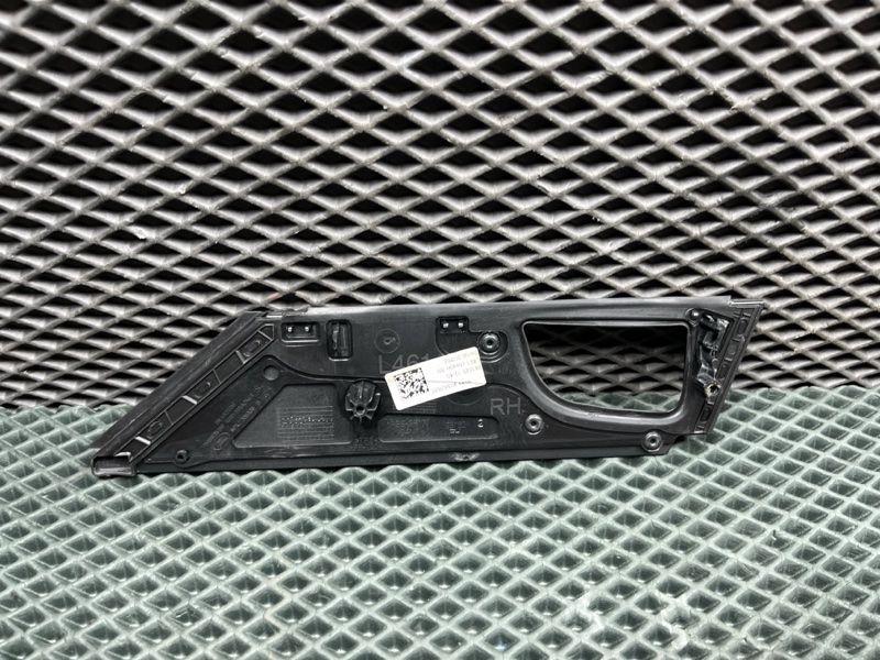 Накладка под зеркало Land Rover Range Rover Sport (L461, 2025г.)