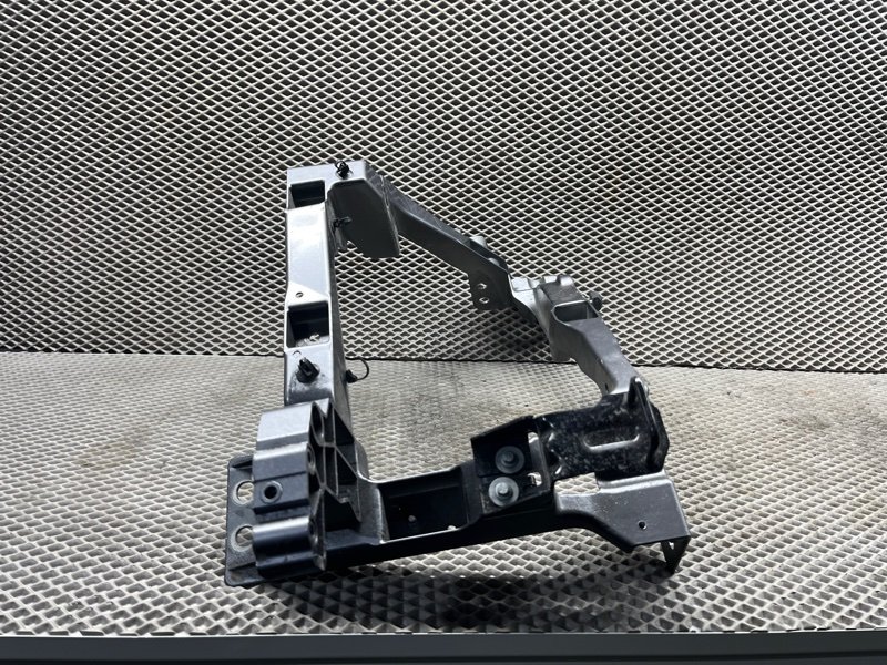 Крепление фары (кронштейн фары) Land Rover Range Rover Sport (L461, 2024г.)