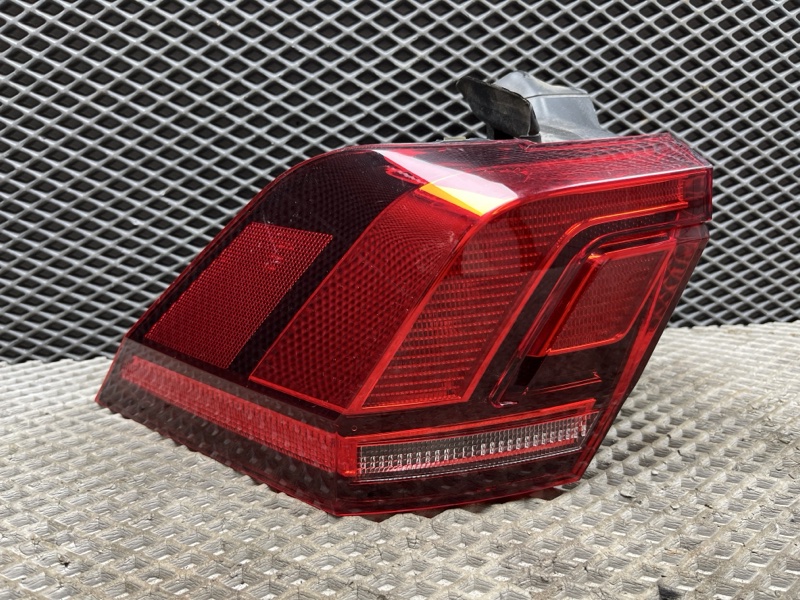 Фонарь Volkswagen Tiguan (MBQ, 2022г.)