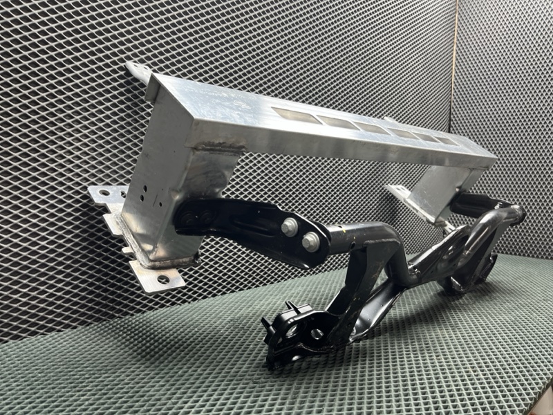 Усилитель бампера Land Rover Range Rover Sport (L461, 2025г.)
