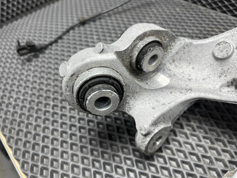 Кулак Land Rover Range Rover Sport (L494, 2014г.)