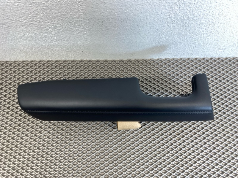 Подлокотник передней левой двери Land Rover Range Rover Sport (L494, 2018г.)