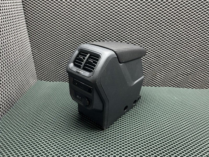 Центральный подлокотник Volkswagen Tiguan (MBQ, 2022г.)