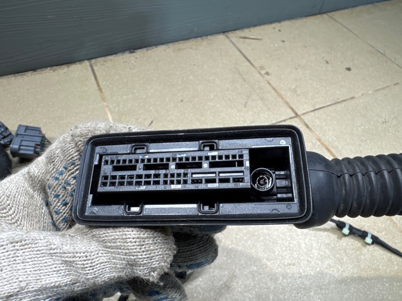 Проводка двери Land Rover Range Rover Sport (L461, 2024г.)