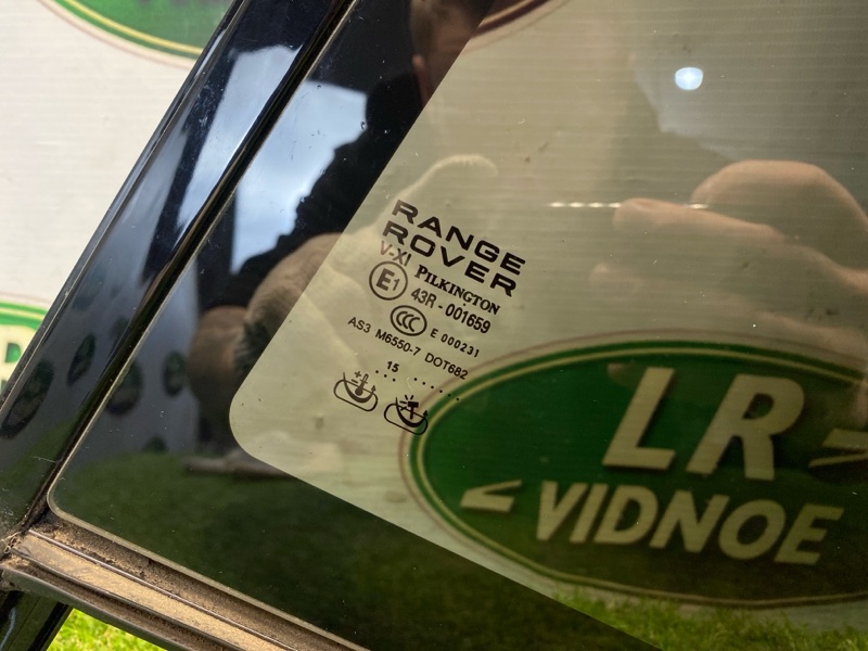 Форточка двери Land Rover Range Rover (L405, 2016г.)
