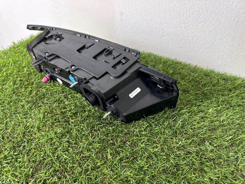 Фонарь Land Rover Range Rover Sport (L461, 2023г.)
