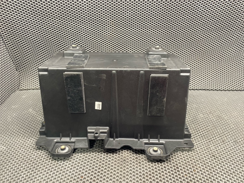 Короб аккумулятора Land Rover Range Rover Sport (L494, 2017г.)