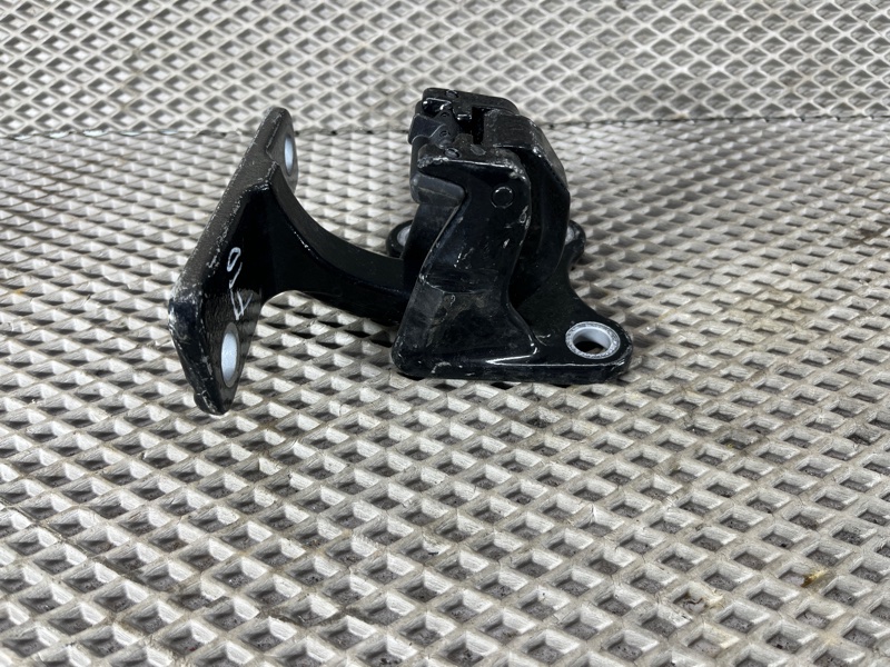 Петля крышки багажника Land Rover Defender (L663, 2020г.)