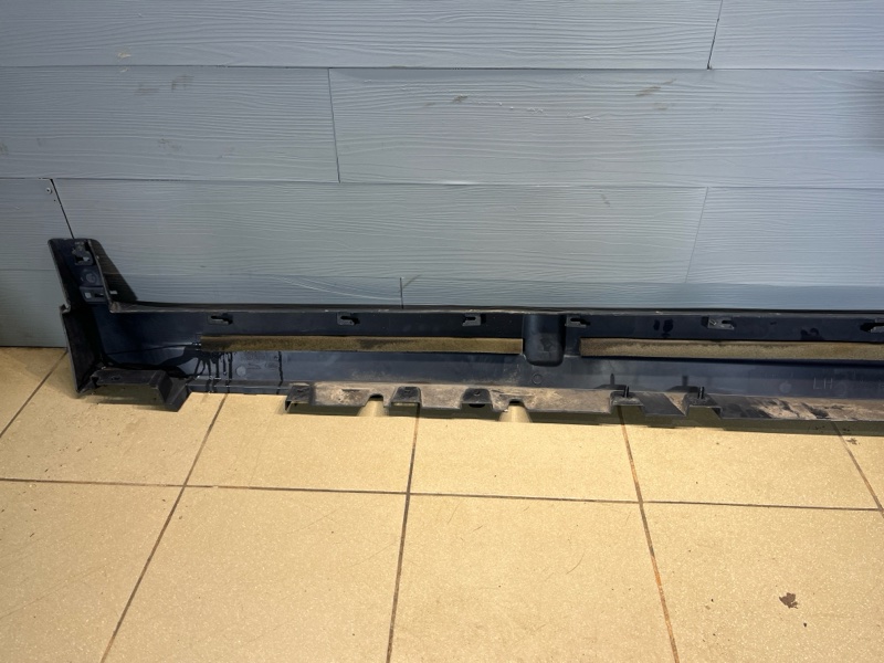 Накладка на порог Land Rover Defender (L663, 2020г.)
