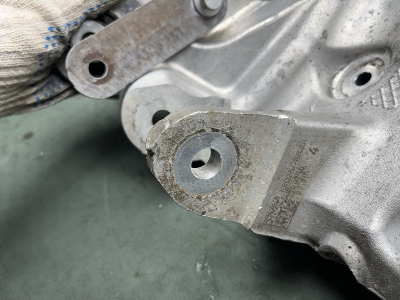 Кулак Land Rover Range Rover Evoque (L551, 2020г.)