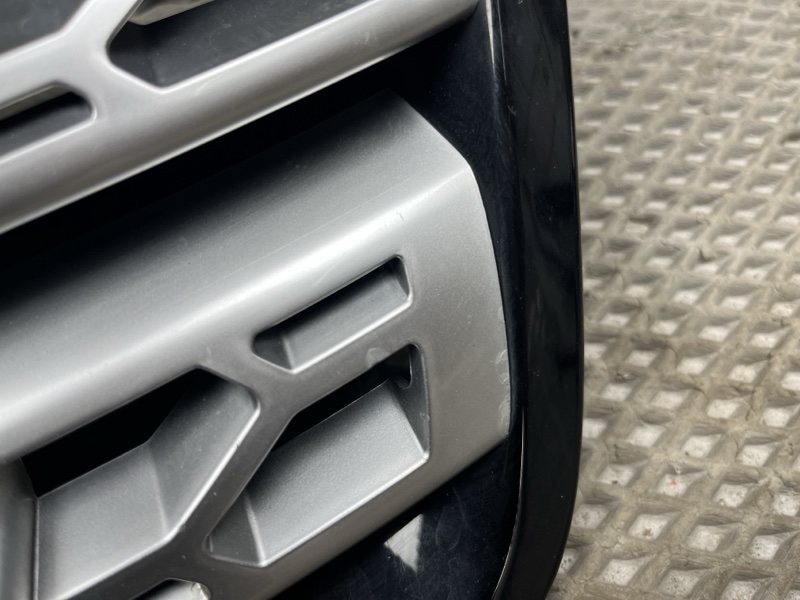 Решетка радиатора Land Rover Discovery Sport (L550, 2018г.)