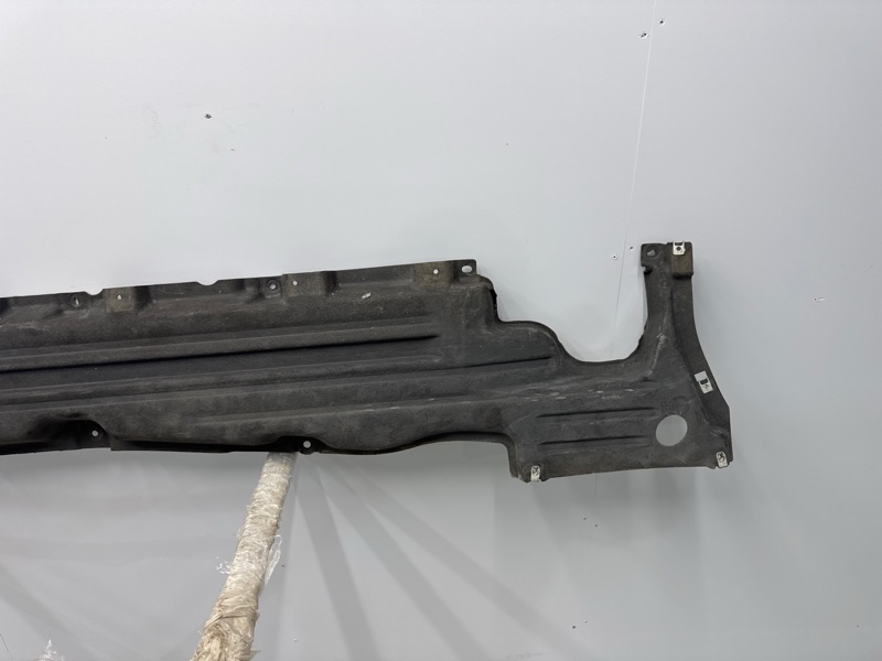 Защитный пластик днища Land Rover Range Rover Sport (L494, 2020г.)