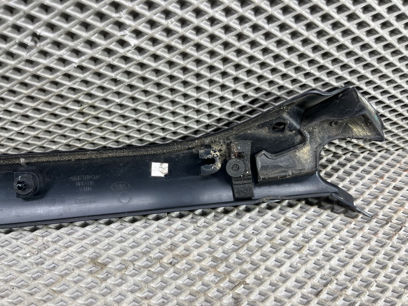 Накладка стойки лобового стекла Land Rover Range Rover Sport (L320, 2011г.)