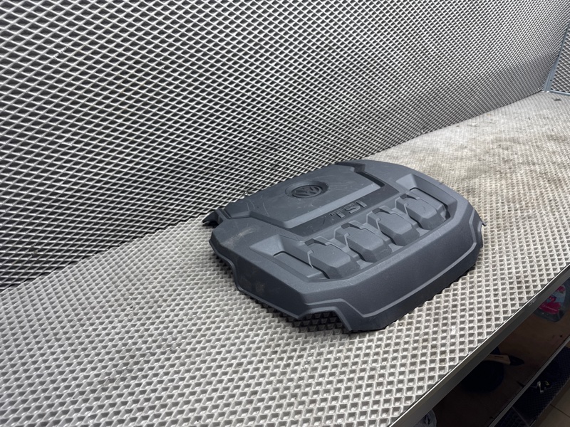 Декоративная крышка двигателя Volkswagen Tiguan (MBQ, 2023г.)