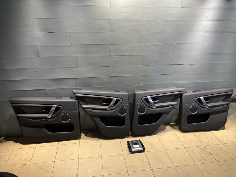 Комплект обивок дверей Land Rover Discovery Sport (L550, 2020г.)