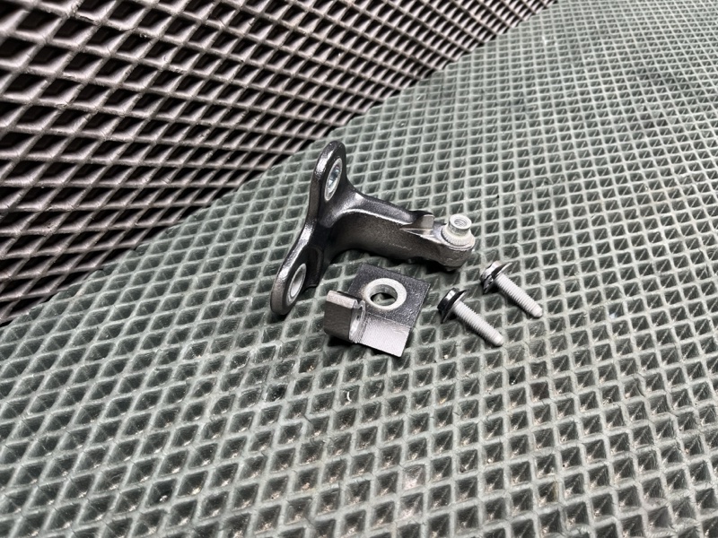 Петля двери Land Rover Range Rover Sport (L461, 2025г.)
