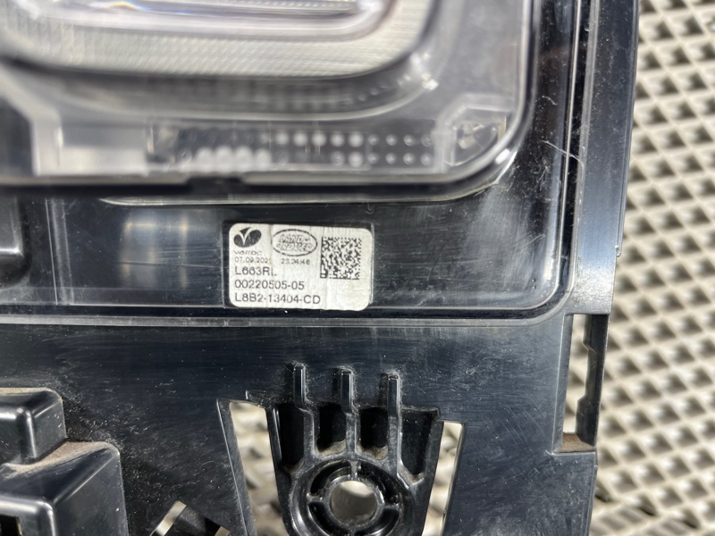 Фара Land Rover Defender (L663, 2020г.)