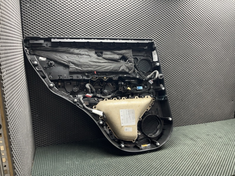 Обивка двери Land Rover Range Rover Sport (L461, 2025г.)