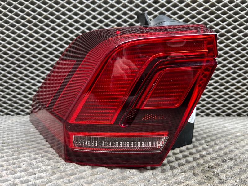 Фонарь Volkswagen Tiguan (MBQ, 2023г.)