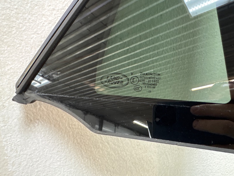 Форточка двери Land Rover Range Rover Sport (L461, 2023г.)
