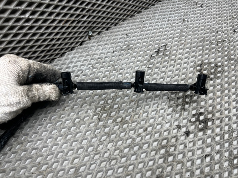 Трубка топливной обратки Land Rover Range Rover Sport (L320, 2012г.)