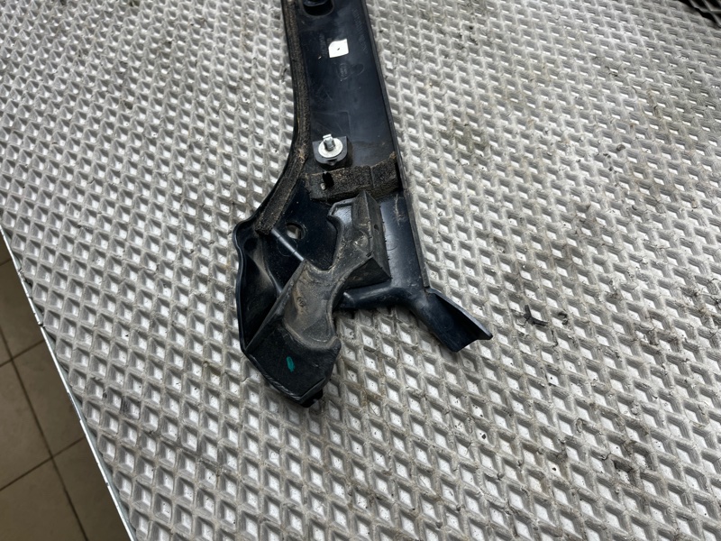 Накладка стойки лобового стекла Land Rover Range Rover Sport (L320, 2012г.)