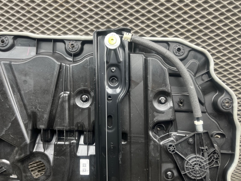 Стеклоподъемник Jeep Wrangler (JL, 2025г.)