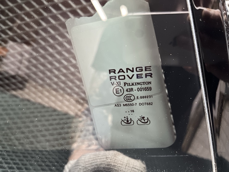 Форточка двери Land Rover Range Rover (L405, 2016г.)