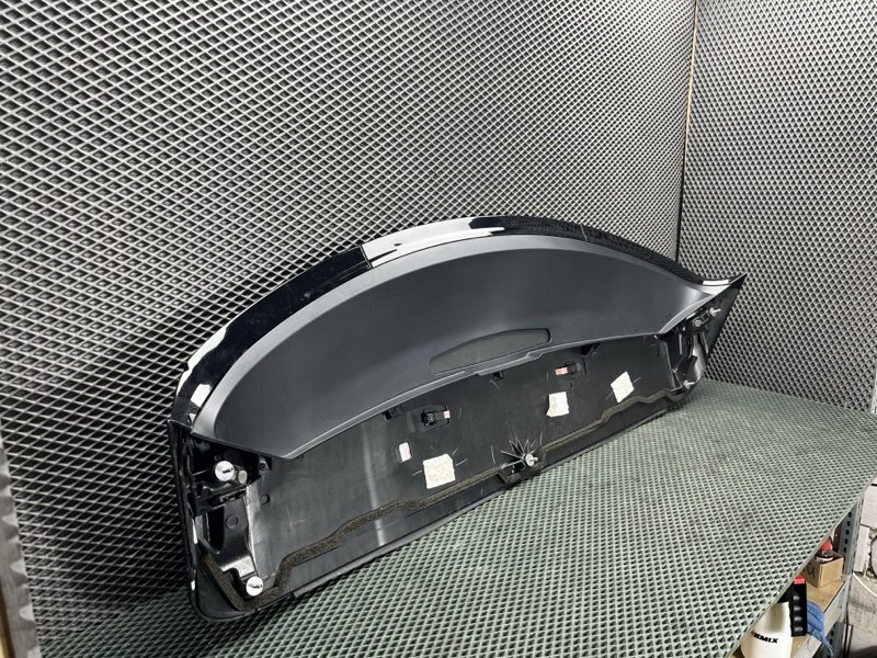 Спойлер крышки багажника Land Rover Range Rover Sport (L461, 2025г.)