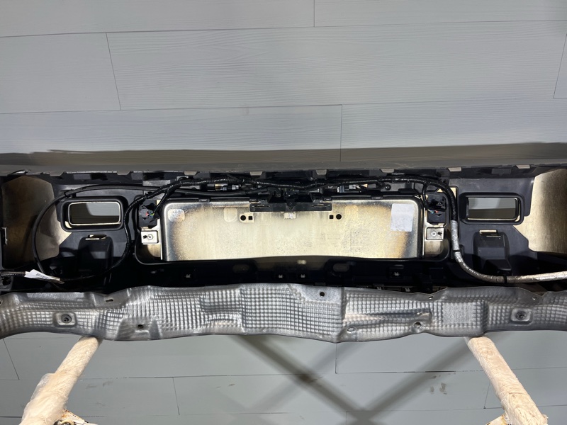 Бампер Land Rover Defender (L663, 2020г.)