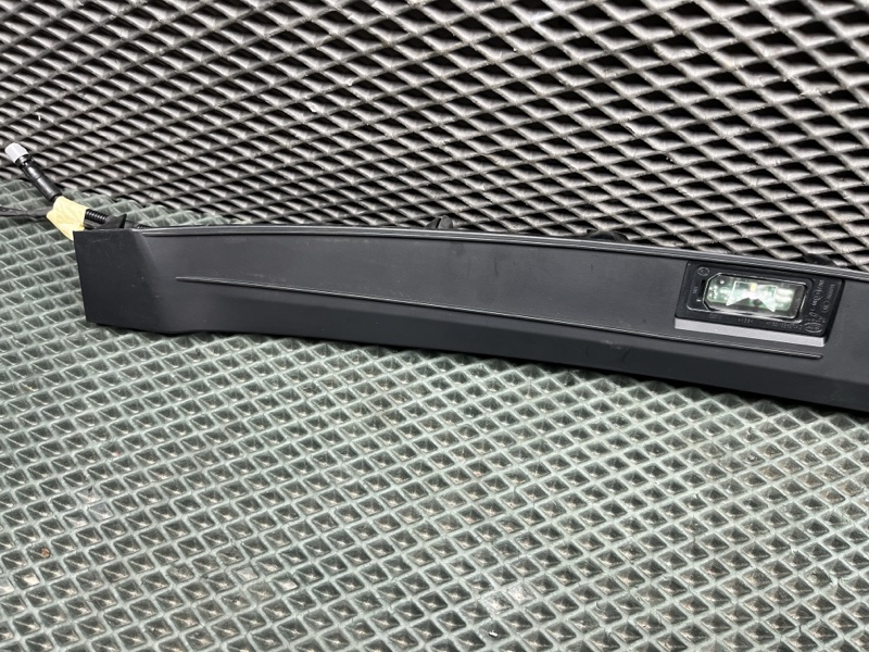 Молдинг крышки багажника Land Rover Range Rover Sport (L461, 2025г.)