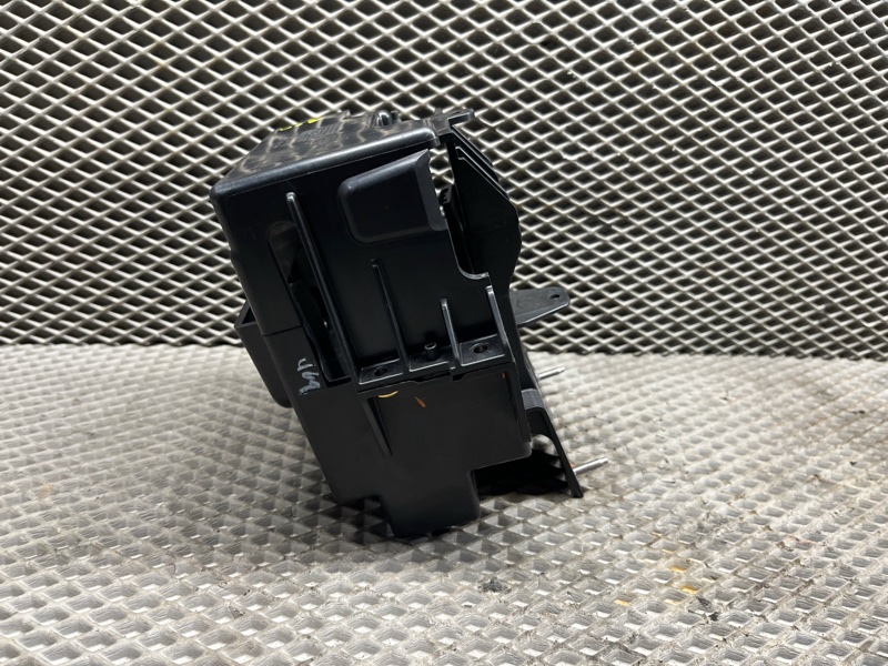 Кронштейн (крепление) Land Rover Range Rover Sport (L461, 2024г.)