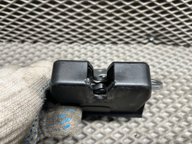 Замок крышки багажника Land Rover Range Rover Evoque (L538, 2012г.)