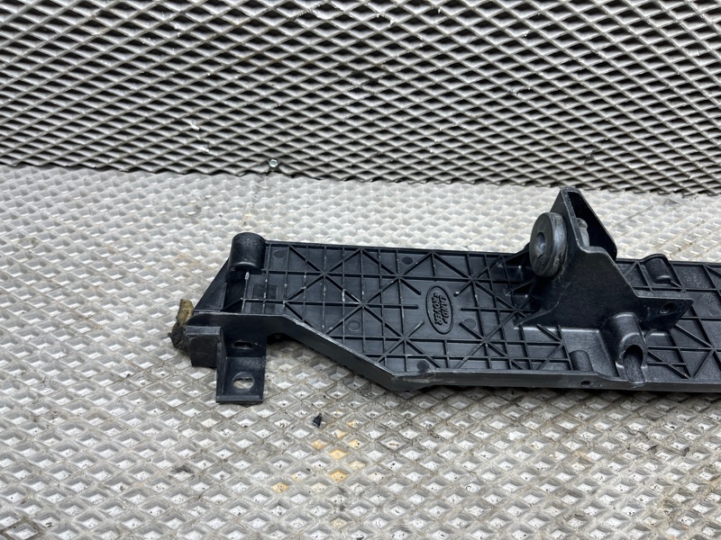 Крепление радиатора Land Rover Range Rover Sport (L320, 2012г.)