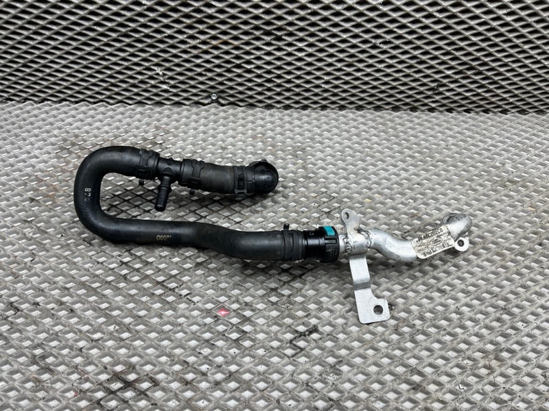 Патрубок системы охлаждения Land Rover Range Rover Sport (L494, 2017г.)