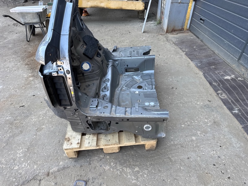 Четверть крыло Land Rover Range Rover Sport (L461, 2024г.)