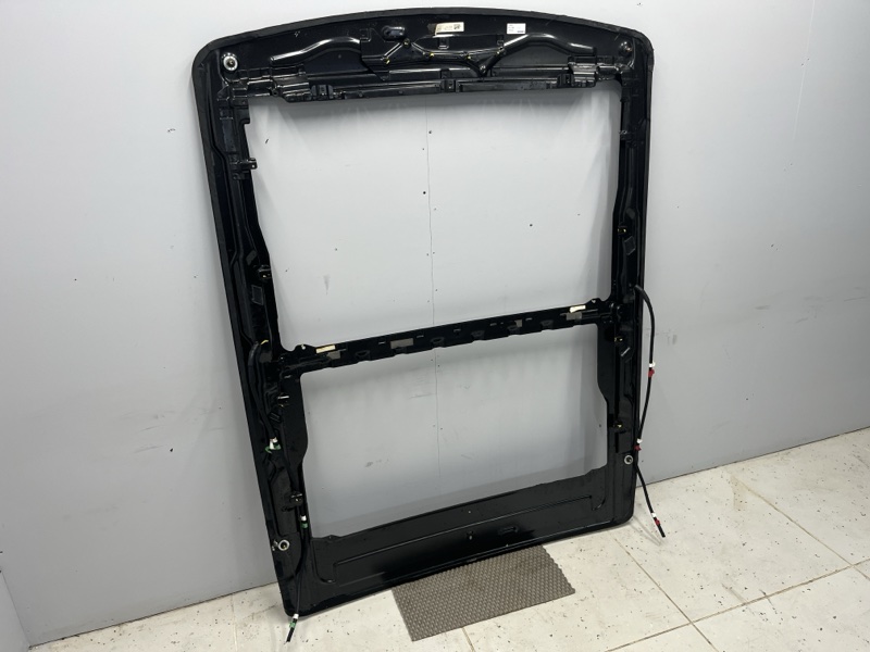 Направляющая шторки панорамы Land Rover Range Rover Sport (L494, 2017г.)