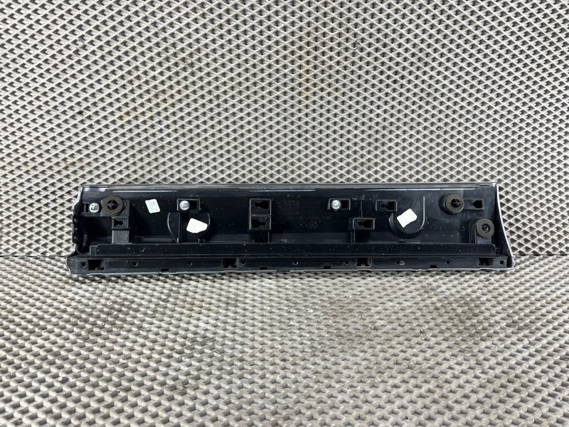 Молдинг двери Land Rover Range Rover Sport (L461, 2024г.)