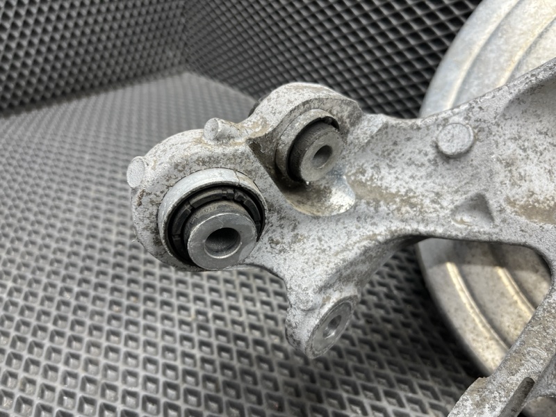 Кулак Land Rover Range Rover Sport (L494, 2014г.)
