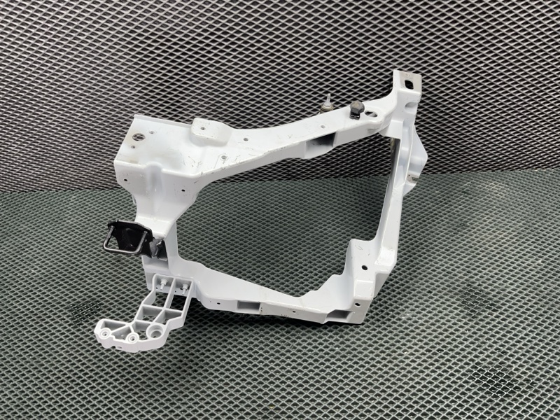 Крепление фары (кронштейн фары) Land Rover Range Rover Sport (L461, 2023г.)